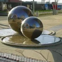Фонтан из 2 стальных шаров (518906) ∅ 1 и ∅ 1,5 м. Симферополь